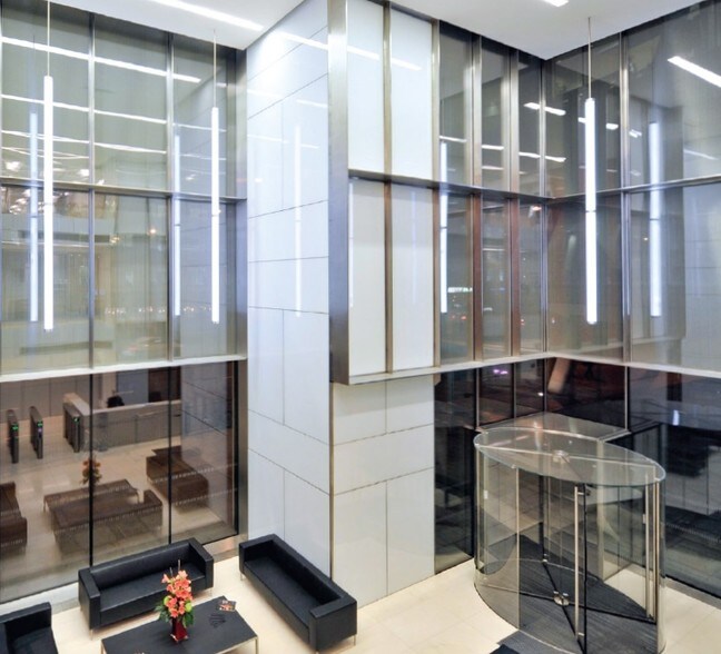 338 Euston Rd, Londres à louer - Photo du bâtiment - Image 2 de 36