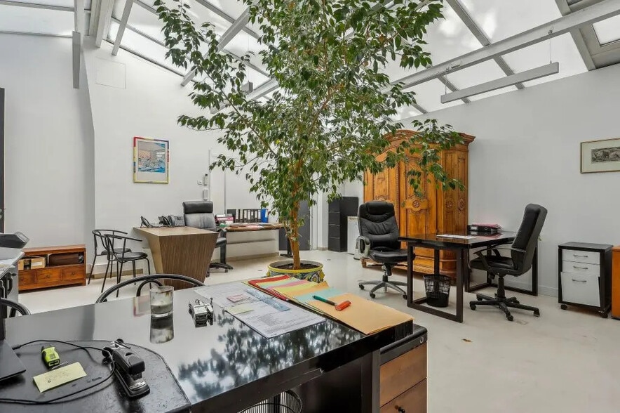 20 Rue Augereau, Paris for lease - Building Photo - Image 3 of 15