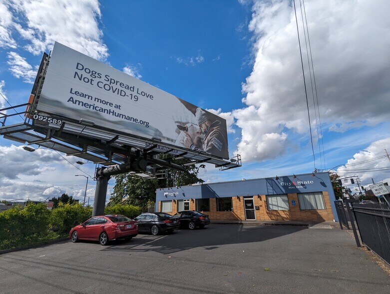 33-35 NE Weidler St, Portland, OR à louer - Photo du bâtiment - Image 2 de 15