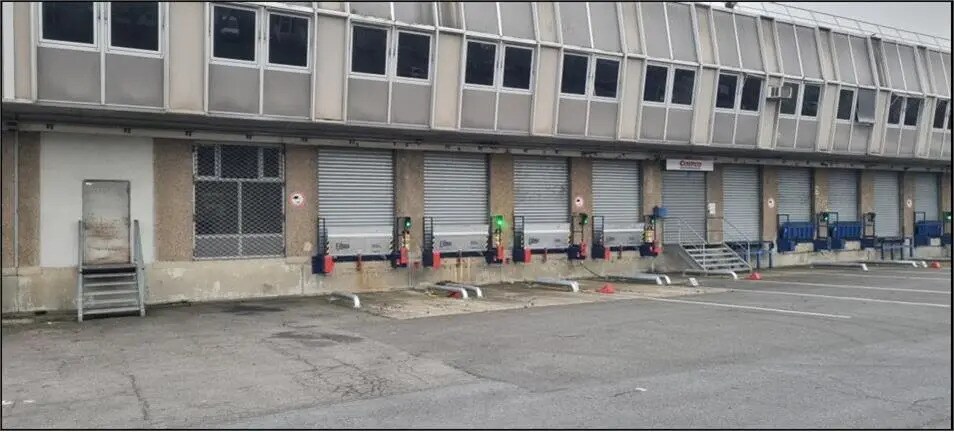 Industriel dans Villejust à louer - Photo du bâtiment - Image 2 de 4