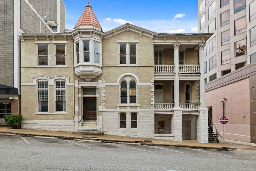 109 E 10th St, Austin, TX à vendre - Photo du bâtiment - Image 3 de 37