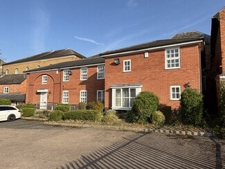 Plus de détails pour 10 The Sq, Market Harborough - Commerce de détail à louer