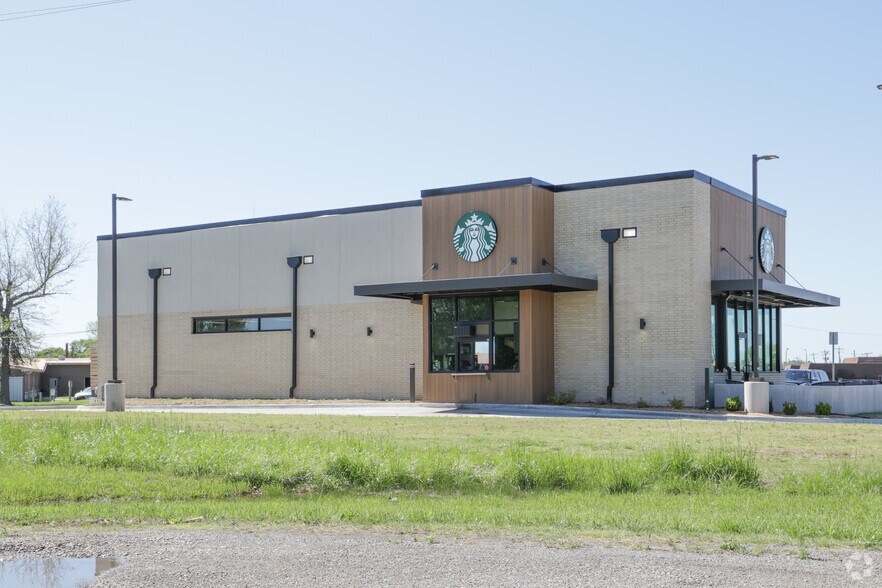 208 Blake Dr, Wagoner, OK à louer - Photo du bâtiment - Image 2 de 9