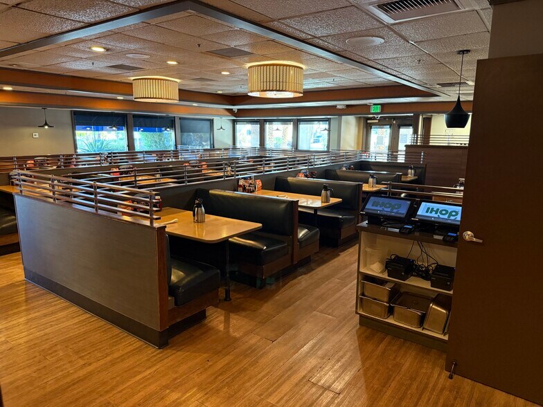 471 S Indian Canyon Dr, Palm Springs, CA for sale - Building Photo - Image 2 of 14