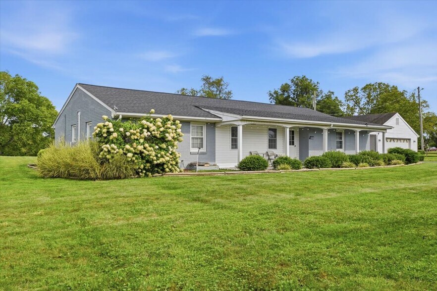 21412 Evergreen Mills Rd, Leesburg, VA à louer - Photo du bâtiment - Image 3 de 11