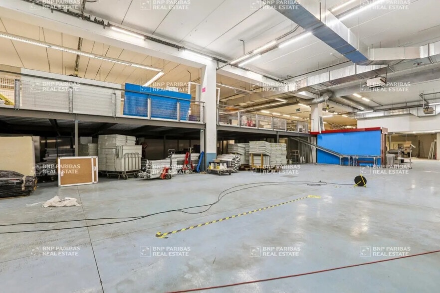 Flex in Ivry-sur-Seine for lease - Building Photo - Image 3 of 26
