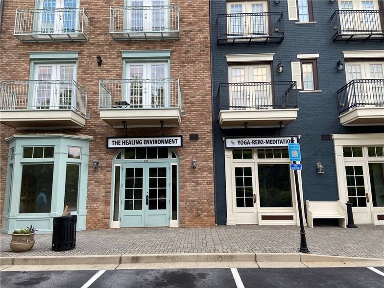 1675 Cumberland Parkway - Unit 202-203-Bld 200, Smyrna, GA à vendre - Photo du bâtiment - Image 3 de 18