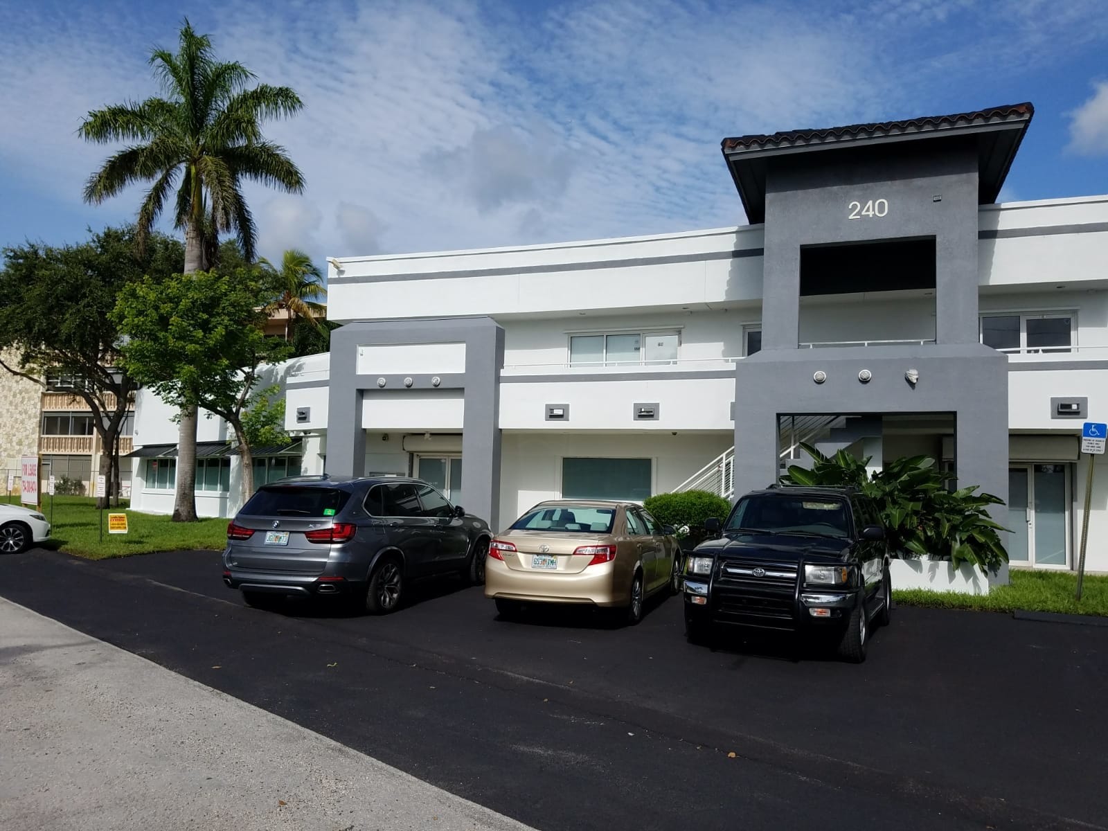 240 Old Federal Hwy, Hallandale Beach, FL à louer Photo du bâtiment- Image 1 de 6