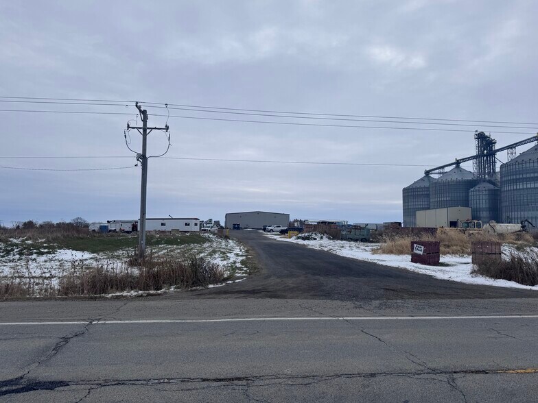 32045 US-45, Peotone, IL à vendre - Photo du bâtiment - Image 2 de 14