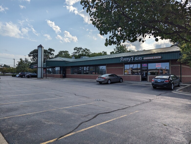 3242 Sheridan Rd, Zion, IL for lease - Building Photo - Image 1 of 3