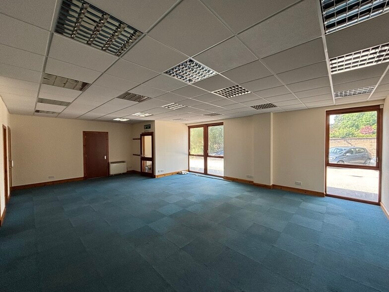 4 St. James's Pl, Inverurie for lease - Building Photo - Image 2 of 3