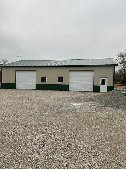 263 Commercial St, Worthington, IN à vendre - Photo du bâtiment - Image 2 de 6