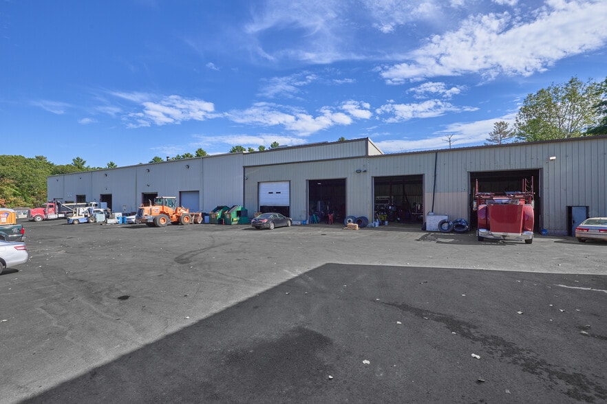 896 Boston Post Rd, Marlborough, MA for lease - Building Photo - Image 2 of 14