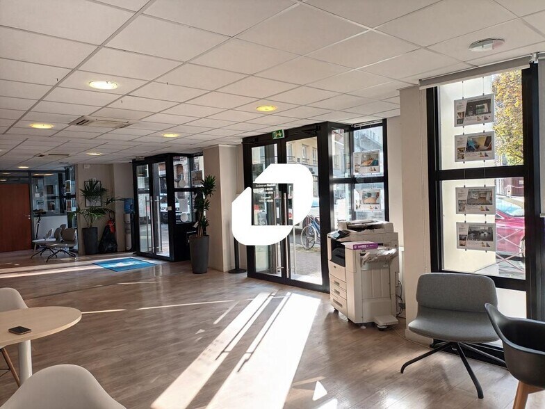 Office in Lille for lease - Lobby - Image 1 of 8