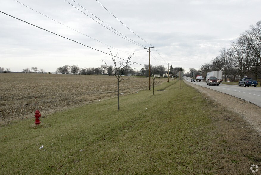 S Main St, Elburn, IL à vendre - Photo du bâtiment - Image 2 de 3