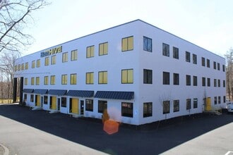 250 Turnpike Rd, Southborough, MA for lease Interior Photo- Image 1 of 7