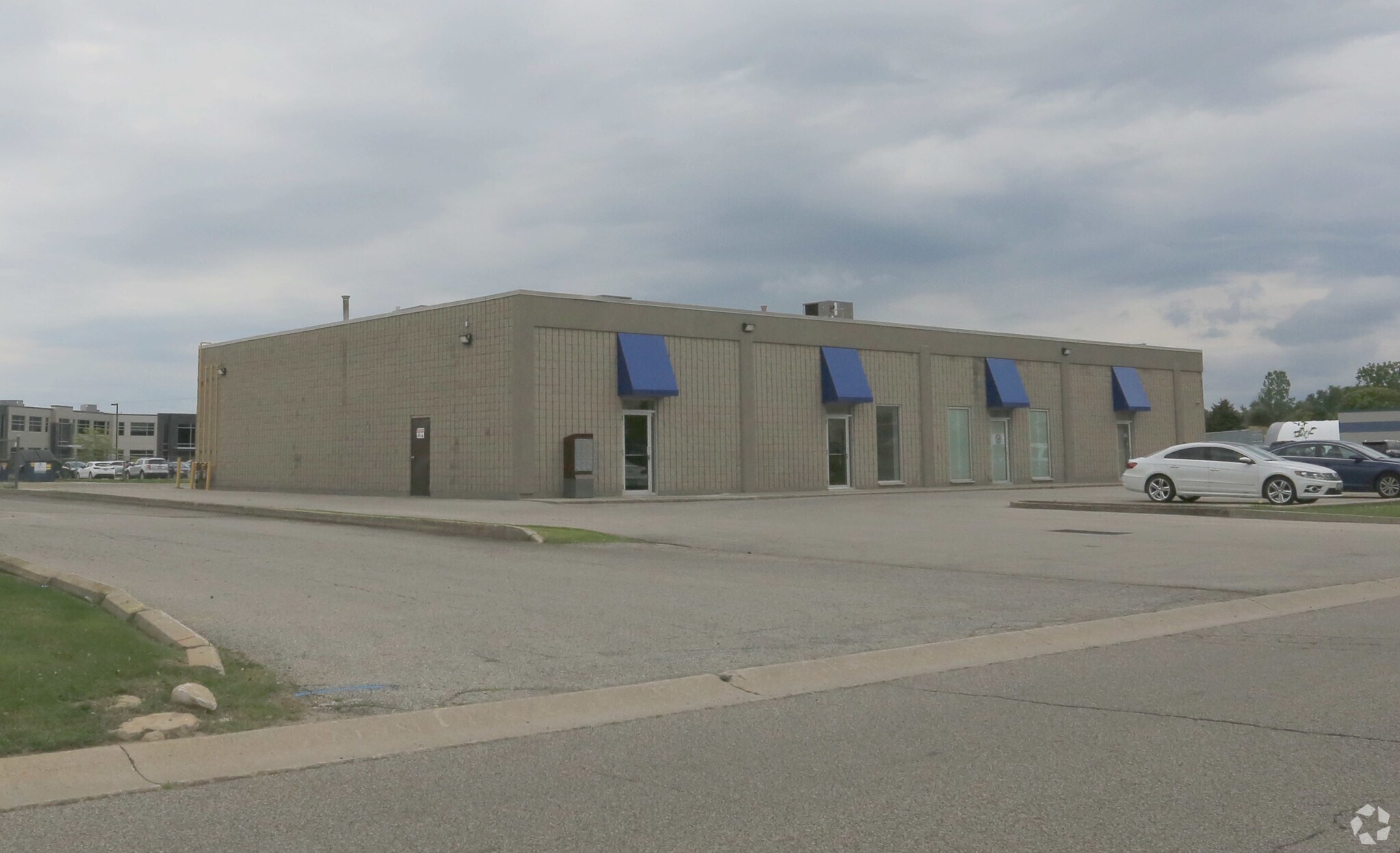 601 Tradewind Dr, Hamilton, ON for sale Primary Photo- Image 1 of 1