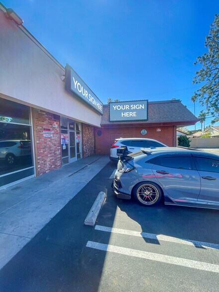 20832-20843 Vanowen St, Winnetka, CA for lease - Building Photo - Image 2 of 6