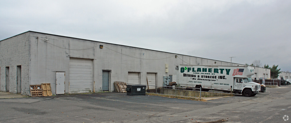 2231 Fifth Ave, Ronkonkoma, NY for lease - Building Photo - Image 3 of 16