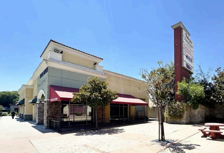 31709-31729 Castaic Rd, Castaic, CA à vendre - Photo du bâtiment - Image 2 de 2