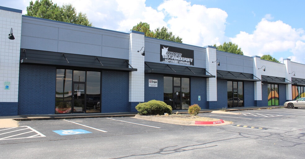 2733 Mcconnell Rd, Fayetteville, AR for lease - Building Photo - Image 2 of 8