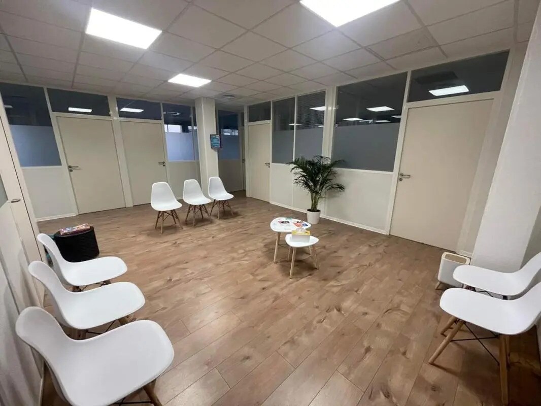 Bureau dans Aix-en-Provence à louer Photo intérieure- Image 1 de 7