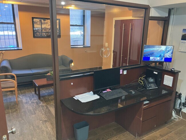 More details for 2430 Tratman Ave, Bronx, NY - Flex for Lease