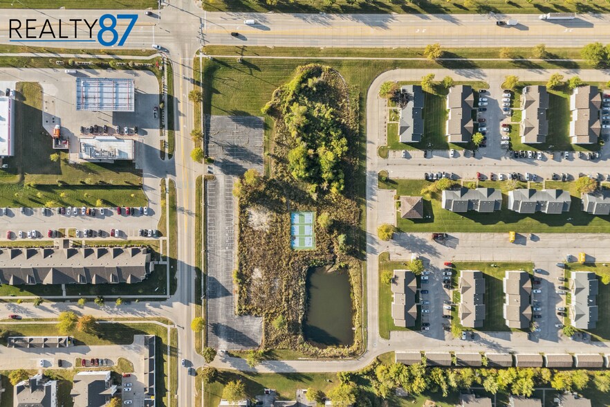 1220 Jacolyn Dr SW, Cedar Rapids, IA à vendre - Aérien - Image 2 de 9