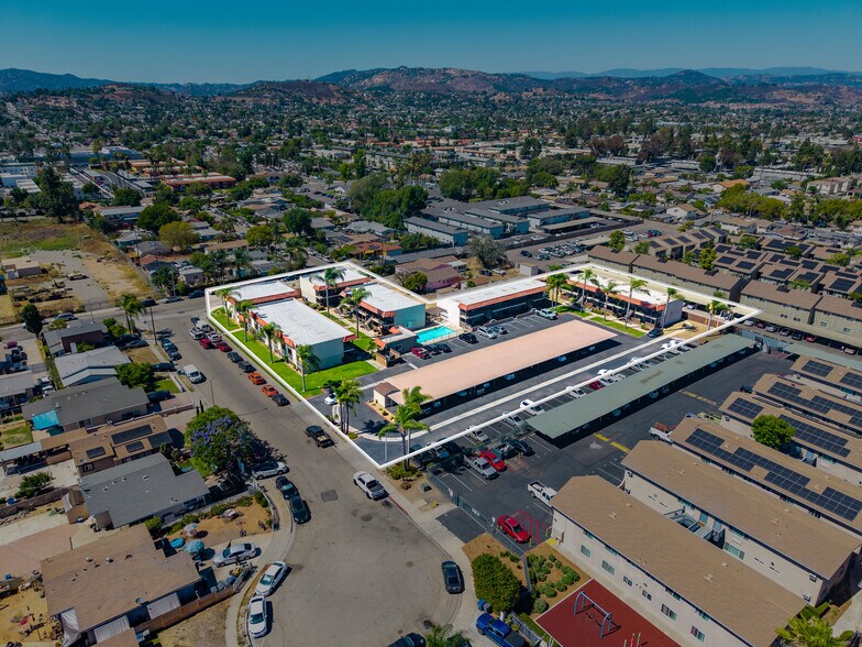 345 E Park Ave, Escondido, CA for sale - Building Photo - Image 3 of 16