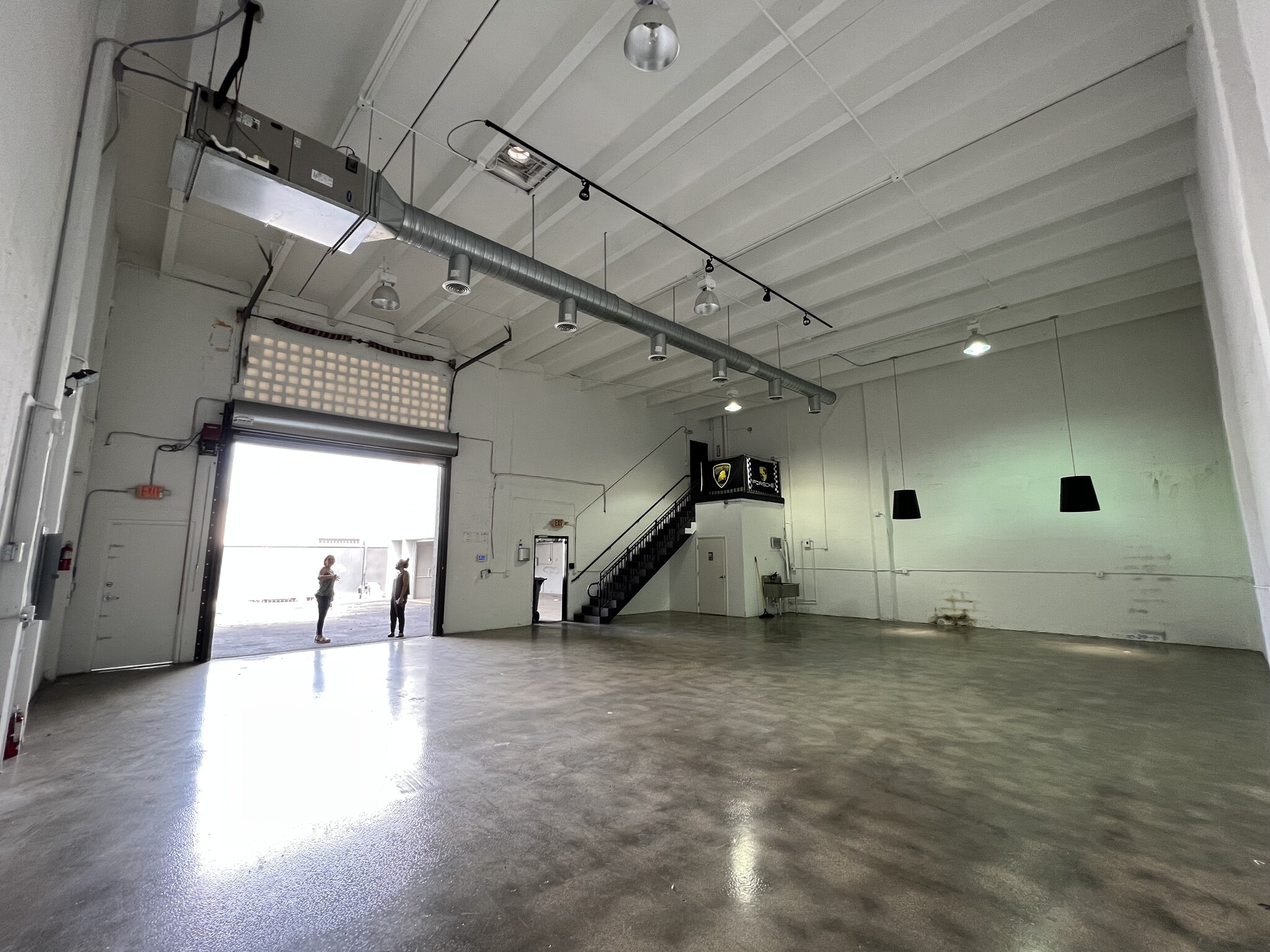 2340 NW 7th Pl, Miami, FL for lease Interior Photo- Image 1 of 7