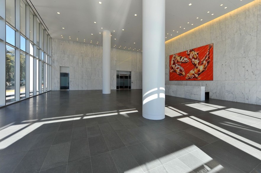 3800 Maple Ave, Dallas, TX for lease - Lobby - Image 2 of 43