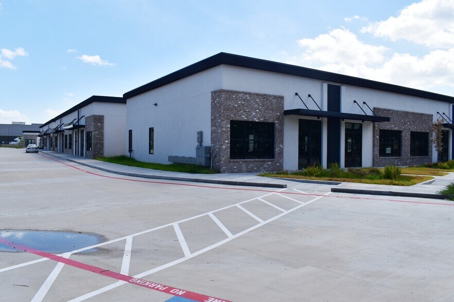 4732 Sugar Grove Blvd, Stafford, TX à louer - Photo du bâtiment - Image 3 de 15