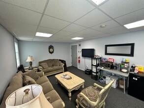 2 Schoolhouse Rd, Pine Island, NY à louer Photo intérieure- Image 1 de 5