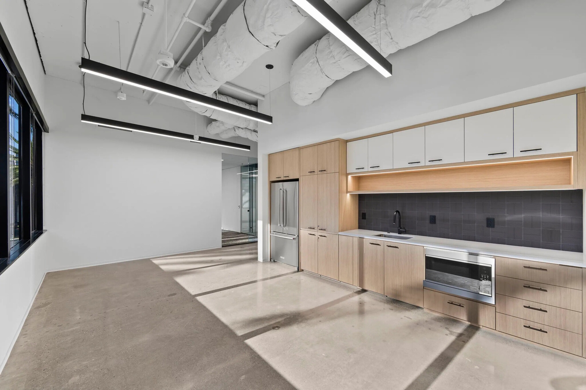 18100 Von Karman Ave, Irvine, CA à louer Photo intérieure- Image 1 de 5