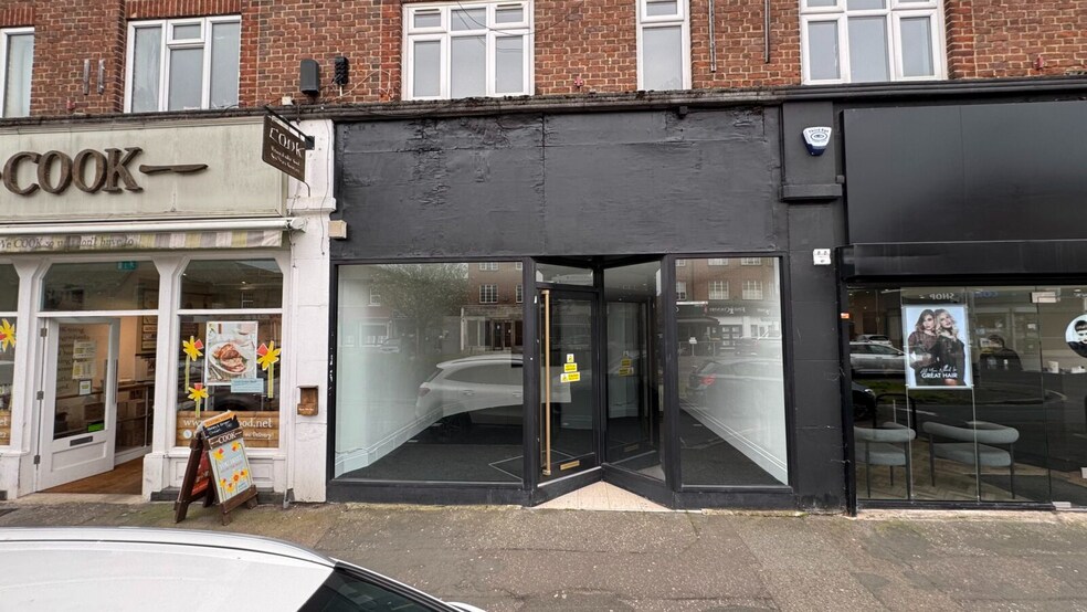 265 High Rd, Loughton à louer - Photo du bâtiment - Image 2 de 2