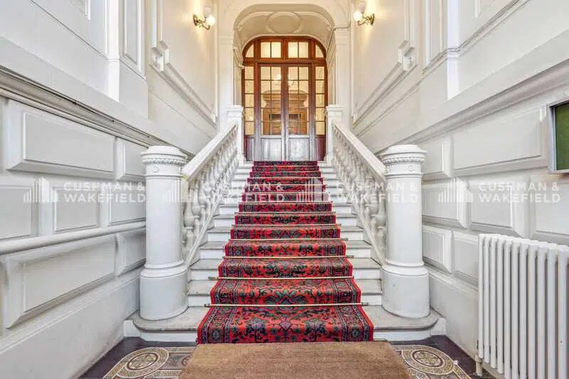 Office in Paris for lease - Lobby - Image 3 of 14