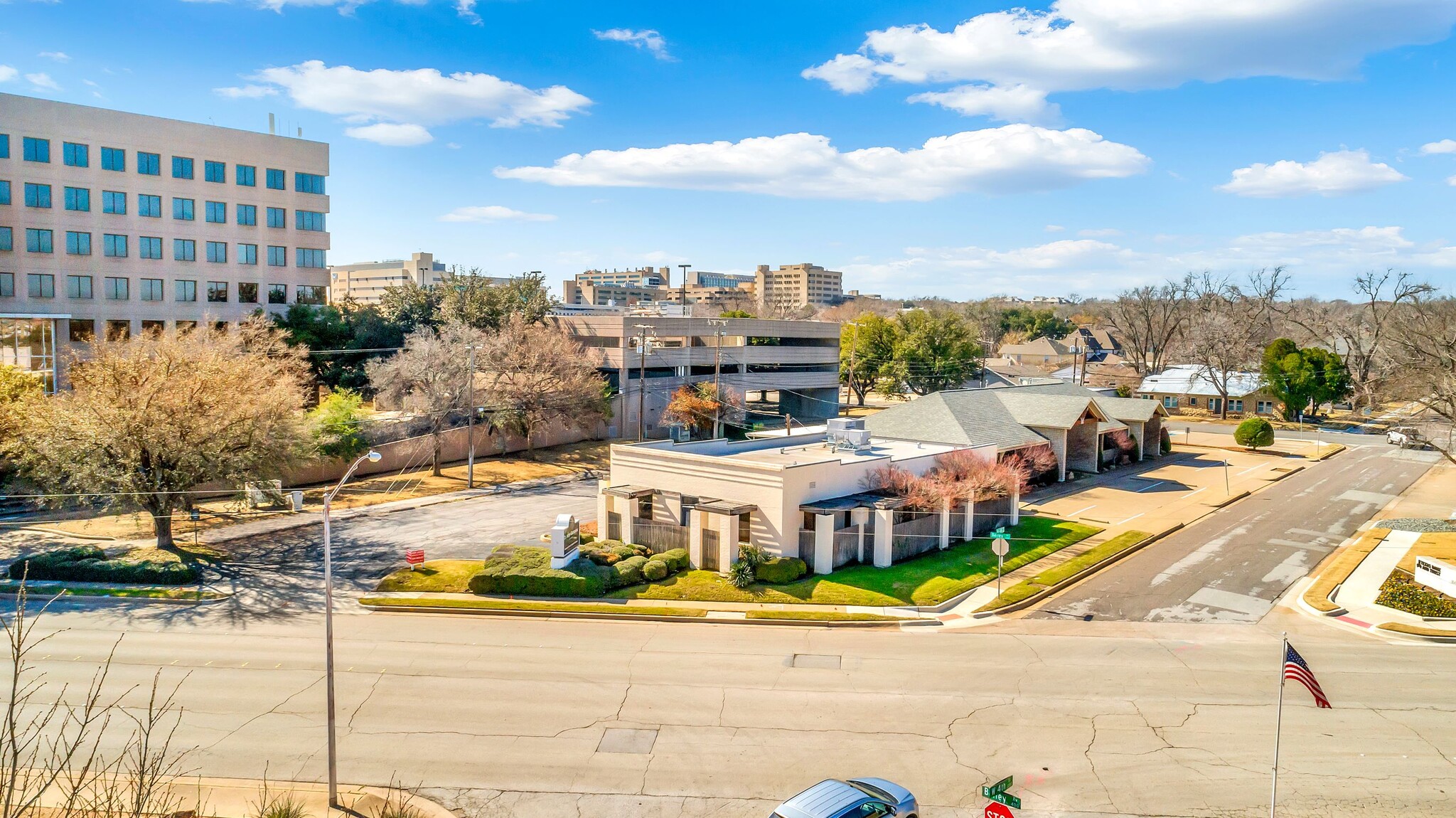 504 Bailey Ave, Fort Worth, TX for lease Building Photo- Image 1 of 30