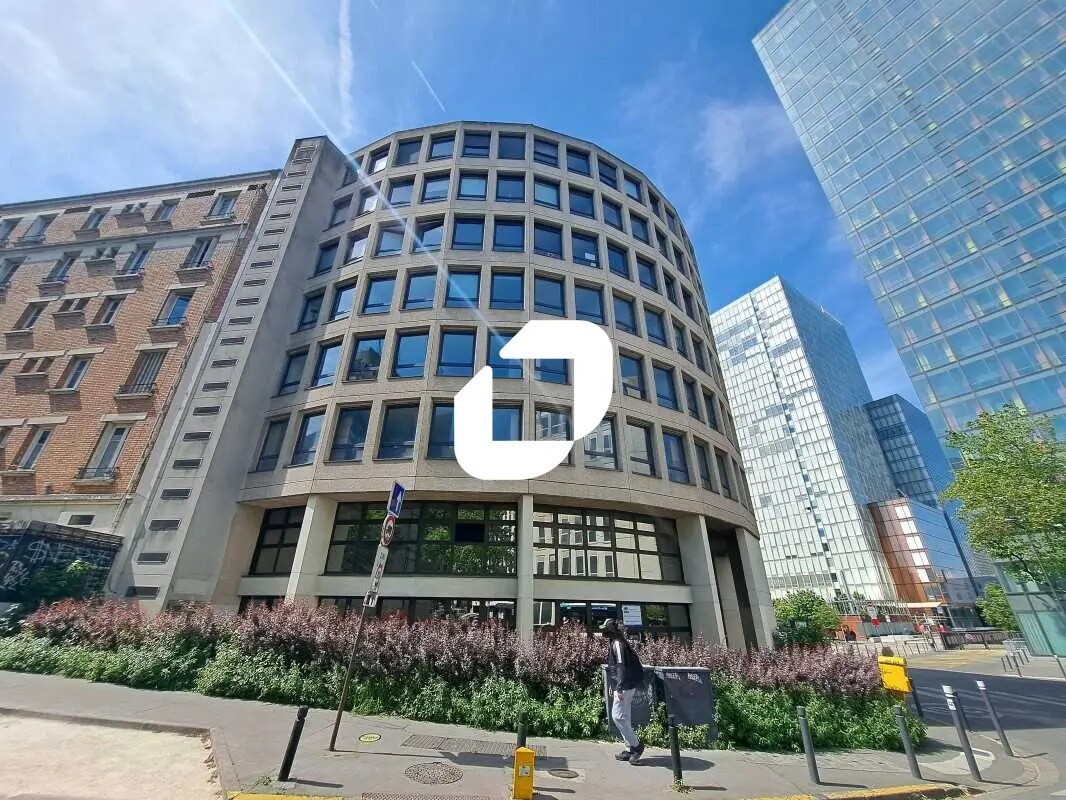 Office in Montreuil for lease Building Photo- Image 1 of 9