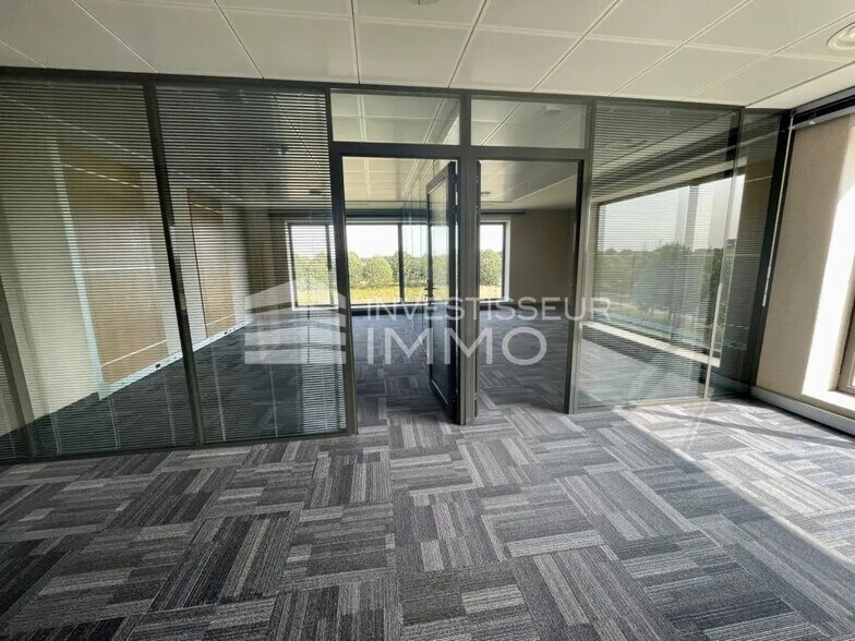 Office in Lieusaint for sale - Interior Photo - Image 3 of 5