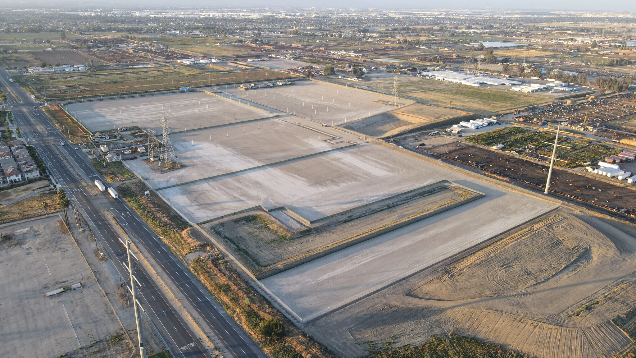 13813 Euclid Ave, Ontario, CA à louer Photo du bâtiment- Image 1 de 10