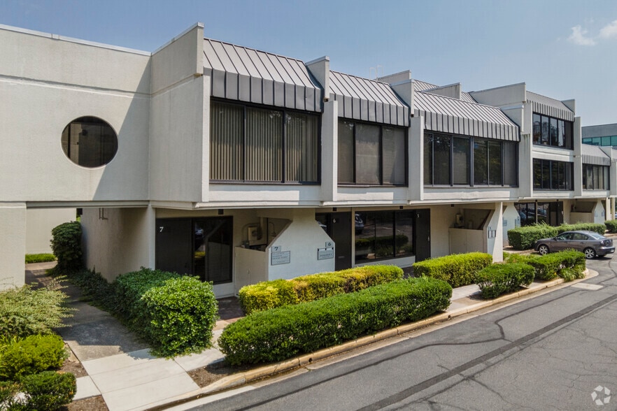 11250 Roger Bacon Dr, Reston, VA for lease - Building Photo - Image 3 of 14