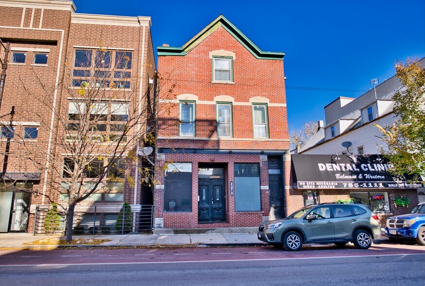 2310 W Belmont Ave, Chicago, IL à vendre - Photo du bâtiment - Image 2 de 22