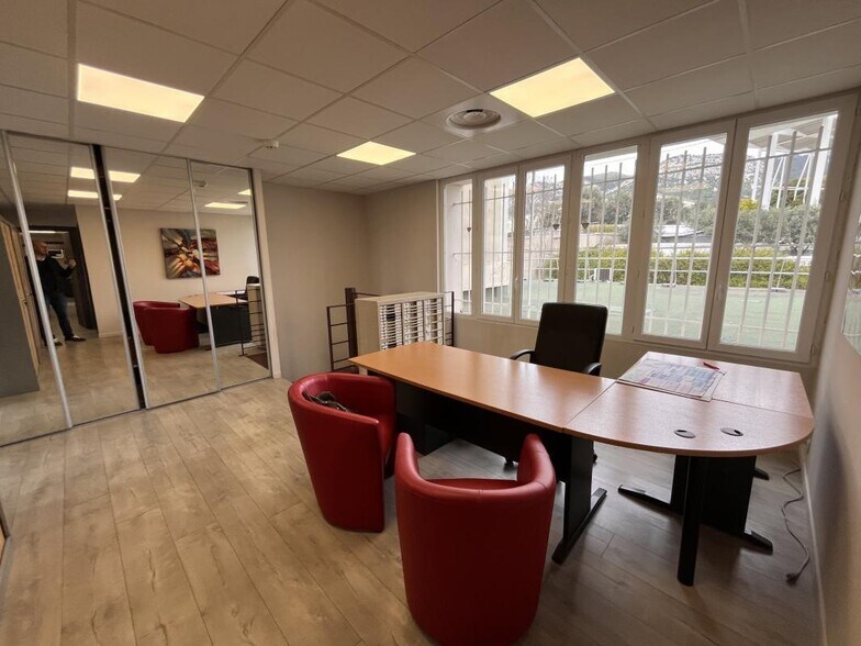 Office in Toulon for lease - Building Photo - Image 1 of 8