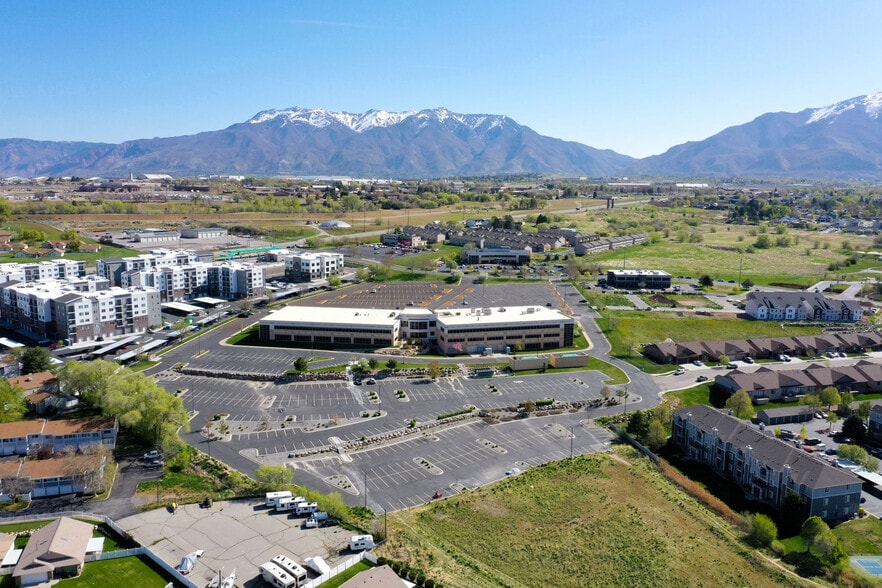 888 University Park Blvd, Clearfield, UT à louer - Photo principale - Image 1 de 10