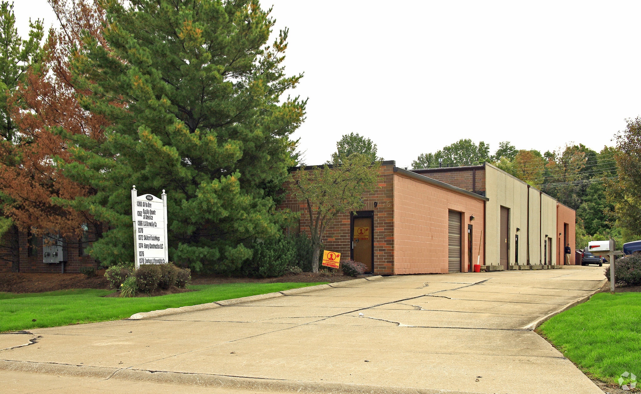 9360-9378 Hamilton Dr, Mentor, OH for lease Primary Photo- Image 1 of 4