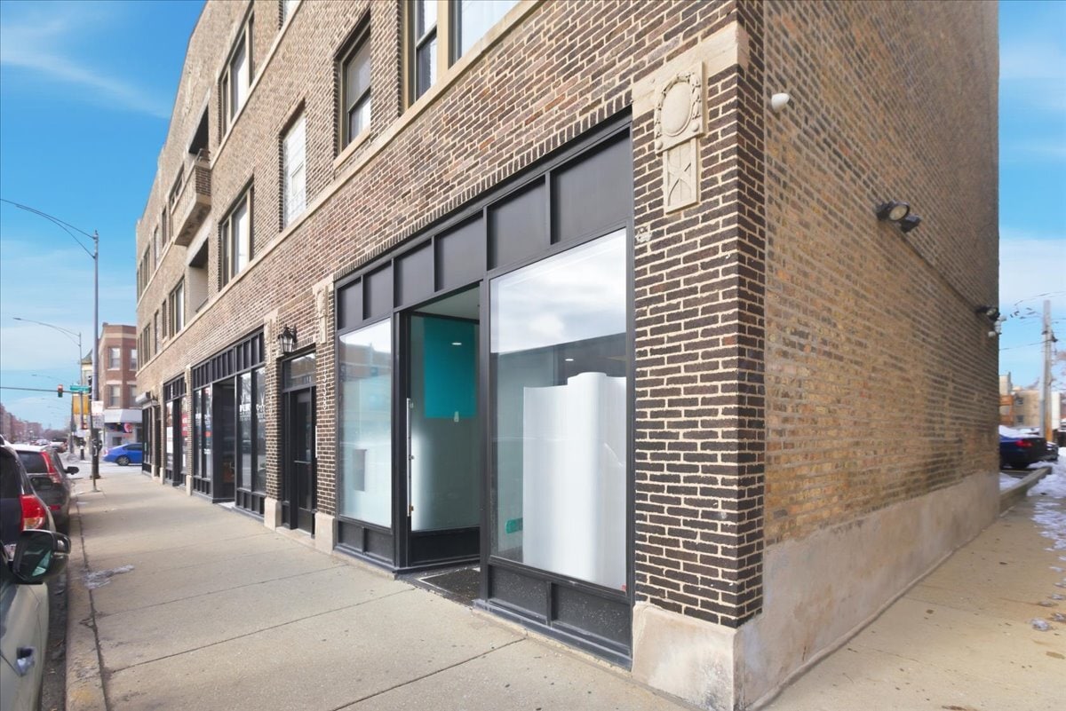 1338-1346 W Irving Park Rd, Chicago, IL for lease Interior Photo- Image 1 of 7