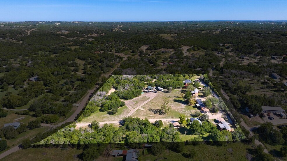 385 Camino Real Rd, Kerrville, TX à vendre - Photo du bâtiment - Image 2 de 27