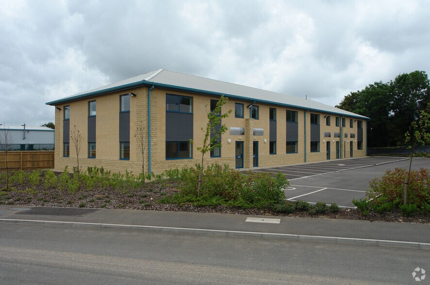 Broadway Ln, South Cerney à louer - Photo du bâtiment - Image 3 de 3