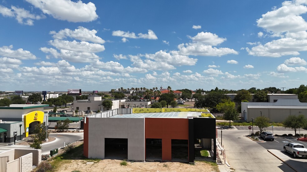 7518 McPherson Rd, Laredo, TX for lease - Building Photo - Image 3 of 4