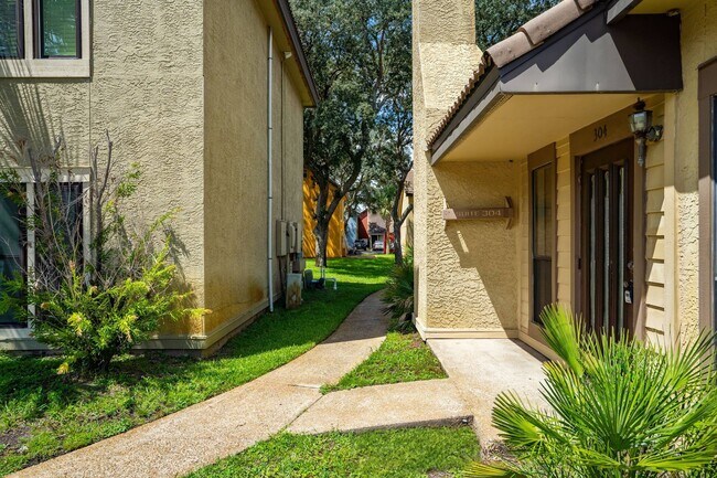 More details for 151 Mary Esther Blvd, Mary Esther, FL - Office for Sale